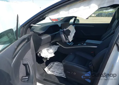 2022 Tesla Model X Plaid Tri Motor All-Wheel Drive from USA, damaged, VIN 7SAXCBE6XNF340704